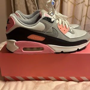 Used Womens AirMax 90